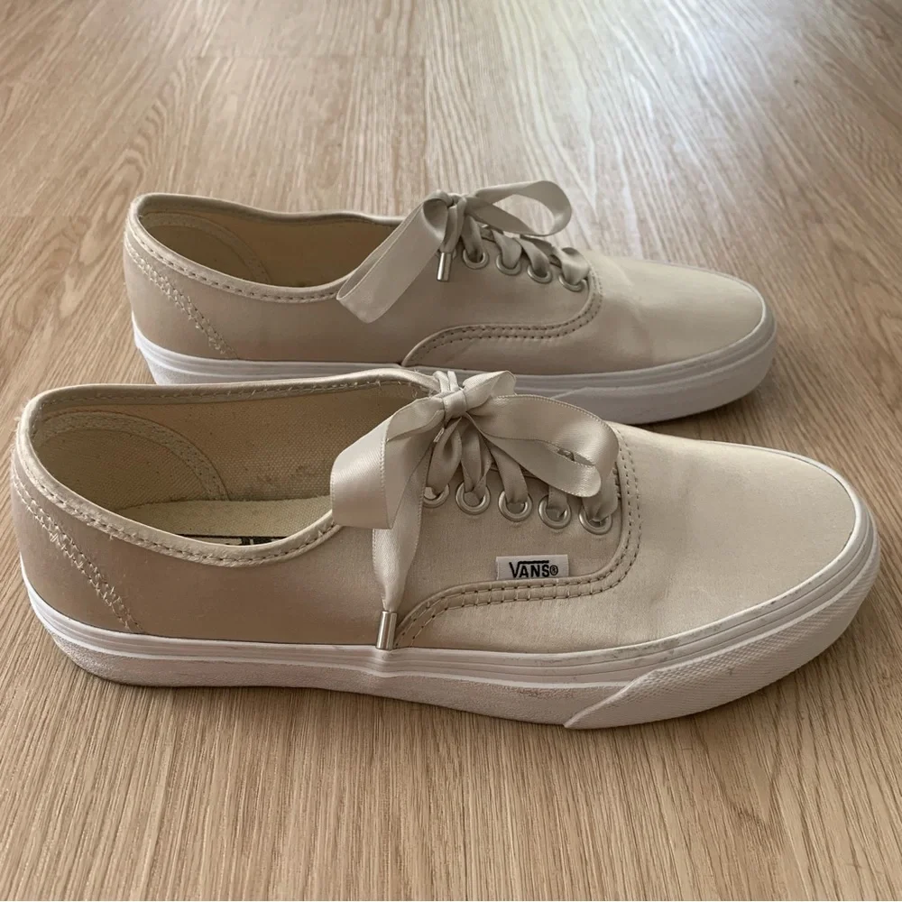 Vans Classic Lace-Up Sneakers in Beige and White